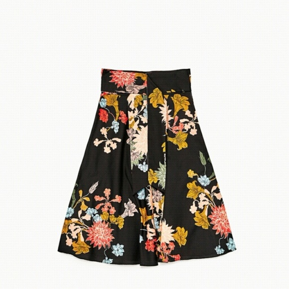 Zara floral print skirt black floral 2382 XS or S - Picture 3 of 6
